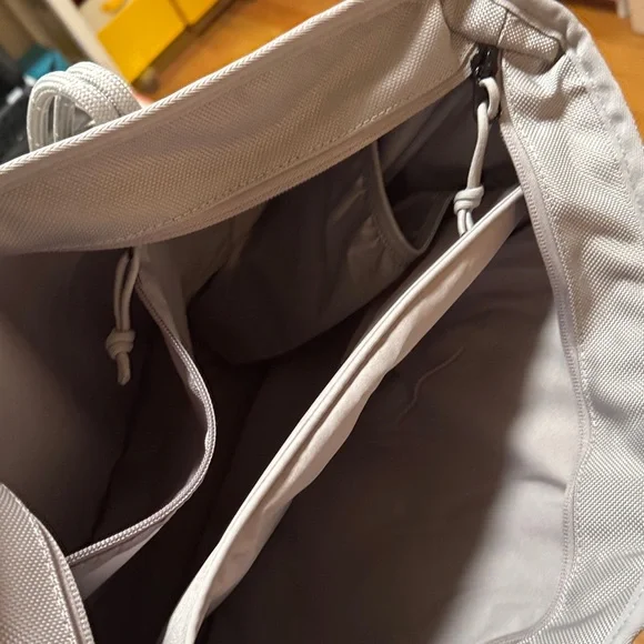 Nike RPM (26L) Gray Tote Bag (used once, like new) - Picture 8 of 9